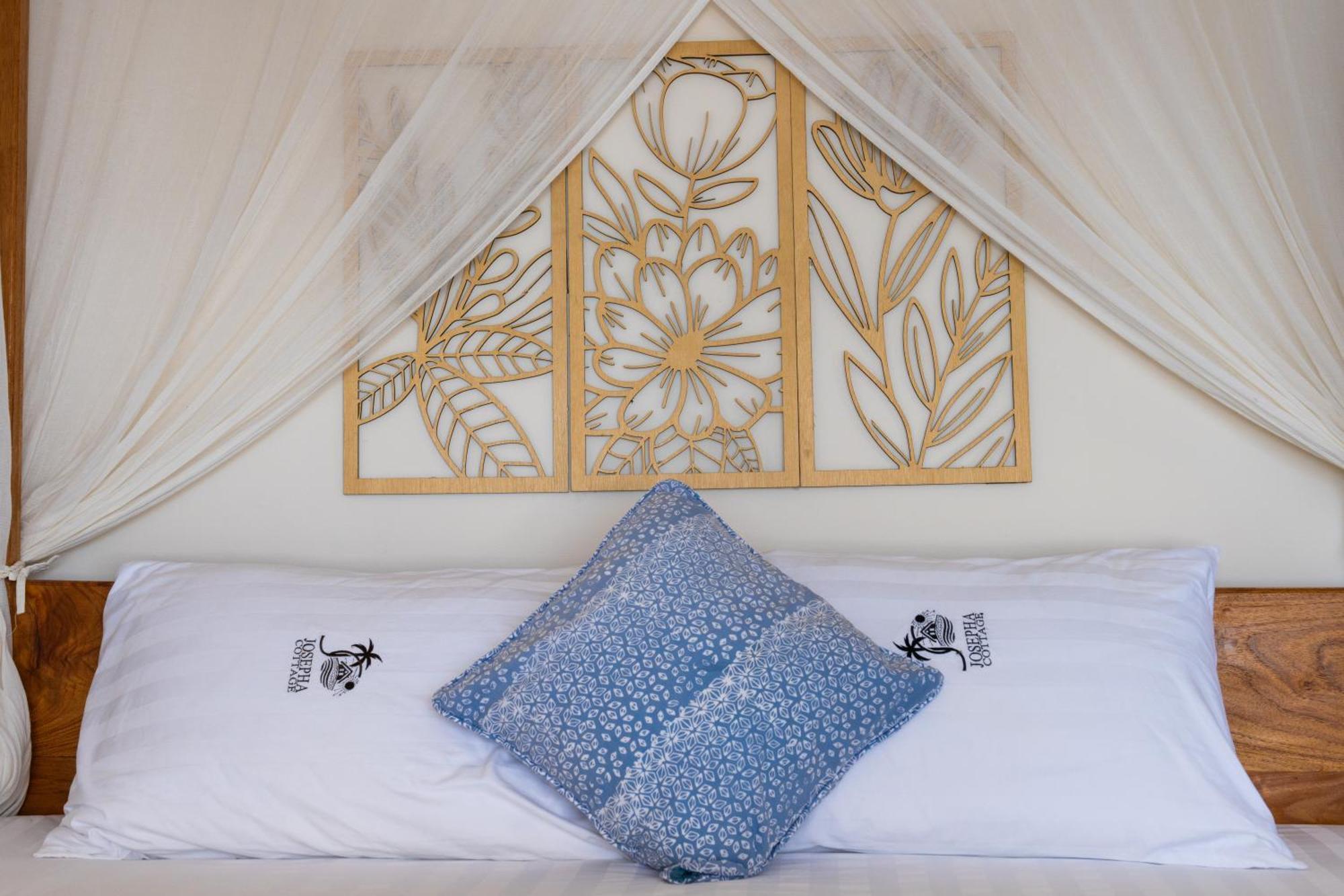 Josepha Cottage Ngurbloat ภายนอก รูปภาพ