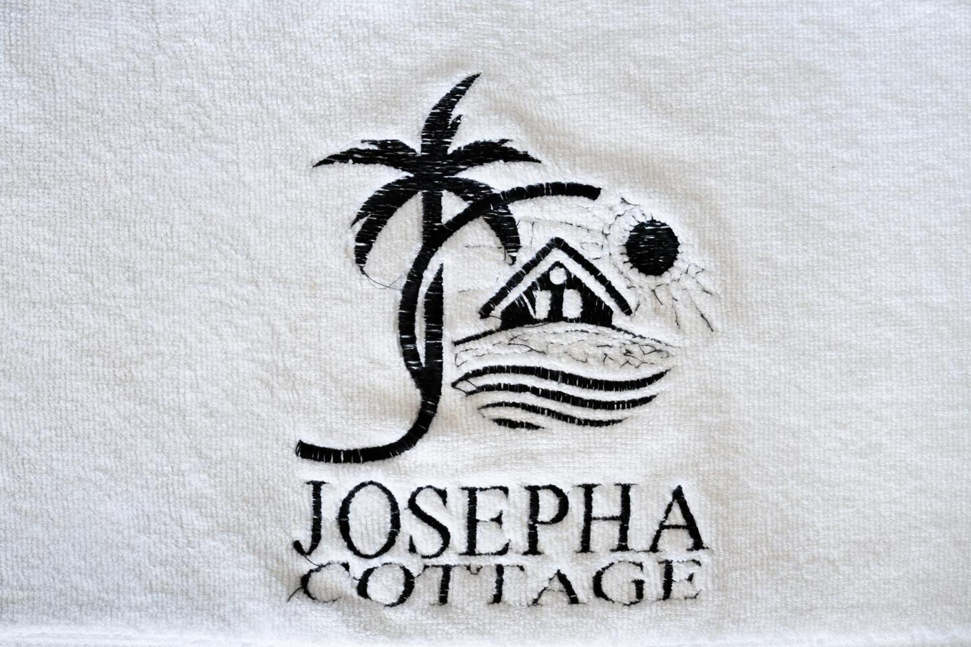 Josepha Cottage Ngurbloat ภายนอก รูปภาพ