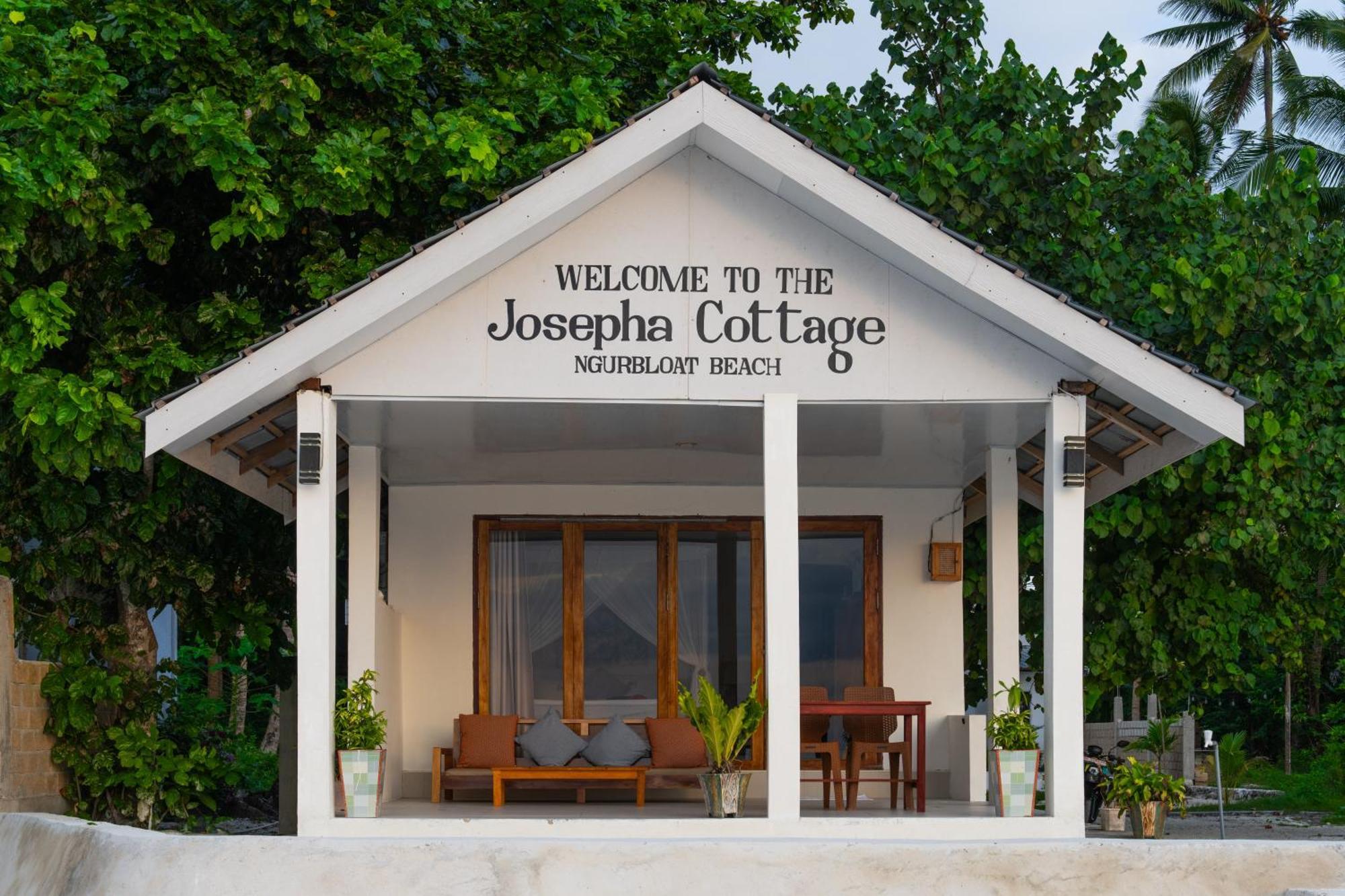 Josepha Cottage Ngurbloat ภายนอก รูปภาพ